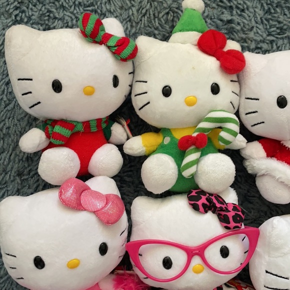 NWOT HELLO KITTY BEANIES - Picture 2 of 8